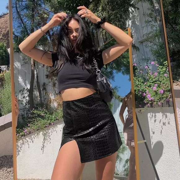 ★ Gentry Snakeskin Mini Skirt ★ - Picture 6 of 9